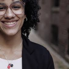 Leslie Henshaw's Instagram, Twitter & Facebook