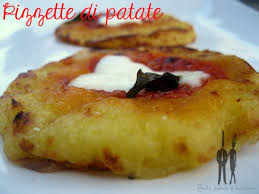 Pizzette di patate sind kleine pizzen, die aus kartoffelteig zubereitet werden. Pizzette Di Patate Sciue Sciue