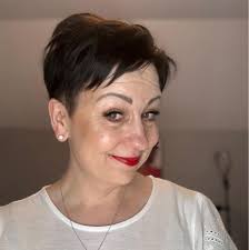 Who is reputable for lash extensions and facial services?