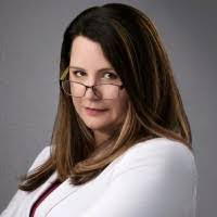 Holly Hoffman's Instagram, Twitter & Facebook