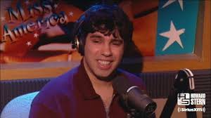 I ask beet the questions and tweet his answers word for word. Howard Stern Competes Against Gary Dell Abate In Trivial Pursuit Youtube