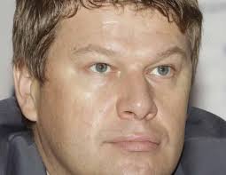 Всем нам известен дмитрий губерниев, как комментатор и гроза мирового биатлона последних лет пятнадцати. Dmitrij Guberniev Poslednie Novosti