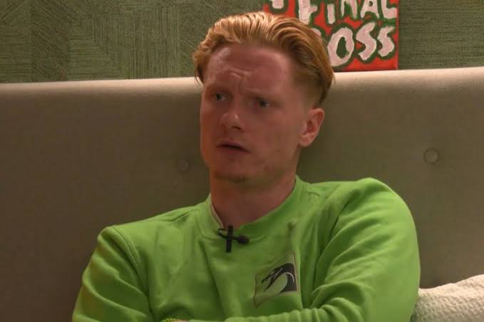 Casper woest op zijn 'maatje' Ricky: "Nu doet 'ie het zelf!" - LoveReality