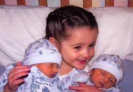 Loretta Cass's Instagram, Twitter & Facebook