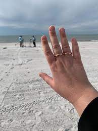 It is a platinum wedding ring. Metal Detecting Club Finds Lost Wedding Ring At Florida Beach Upi Com