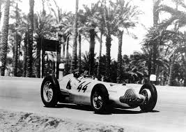 Triple Victory In The Grand Prix Race In Tripoli On May 15 1938 Hermann Lang Ahead Of Manfred Von Brauchitsch Grand Prix Racing Mercedes Benz Classic Racing