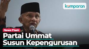 Saat mukadimah pengumuman partai ummat, amien menyampaikan, kitab suci alquran mendorong umat. Partai Ummat Kebut Susunan Kepengurusan Dan Mendaftarkan Diri Ke Kemenkumham Youtube