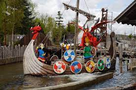 Wie denemarken zegt, denkt aan lego. Legoland Billund En De Legoland Camping Leuk Voor Alle Leeftijden Stralend Denemarken Legoland Denemarken Scandinavie