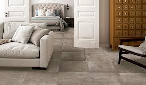 Eine undefinierbare farbe, die mit einem delikaten und perfekten gleichgewicht zwischen grau und braun spielt, bei der die neutralität von grau die wärme. Cementi Taupe