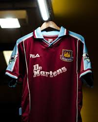 Moore had made his debut for west ham in 1958, replacing an unwell malcolm allison, who had been a stalwart for the team at the back for a decade, taking the number 6 shirt at age 17 and was not to relinquish the position for another 16 years. Classic Football Shirts On Twitter Shirt Alert West Ham Have Released Their New Home Shirt Inspired By The Kit Di Canio Wore When Scoring Our Greatest Ever Goal Https T Co Pdwnfeurlq