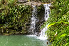 Video from drone shows hiker swept down hawaiian waterfall by flash flood daily mail online. Wasserfalle In Maui Ostkuste In Der Strasse Zu Hana Grunen Wald Und Schone Wasserfalle Von Hawaii Lizenzfreie Fotos Bilder Und Stock Fotografie Image 58452019