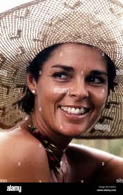 Ali mcgraw hi-res stock photography and images