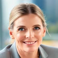 Lindsey Winegar's Instagram, Twitter & Facebook