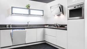 tijdloze hoekkeuken showroomkeukens moderne keukens keuken idee keuken inspiratie