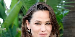 Jennifer Garner Breaks Down in Tears Over Daughter Violet's Graduation