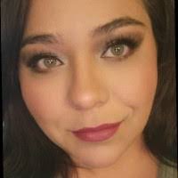 Elisa Carr's Instagram, Twitter & Facebook