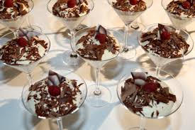Scegli la tua preferita e lasciaci un commento per dirci quale ha riscosso maggior successo sulla tua tavola. Ricette Dolci Facili E Veloci Crema Alla Stracciatella Con Lamponi Ginger Tomato