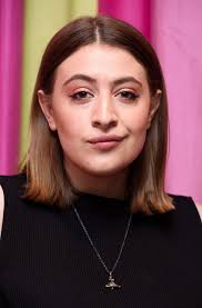 Alanis DÃ©silets dÃ©die un touchant texte Ã son ancienne meilleure amie  Catherine Â« Peach Â» Paquin