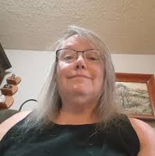 Elizabeth Rasmussen's Instagram, Twitter & Facebook