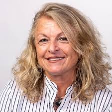 Nona Finley's Instagram, Twitter & Facebook