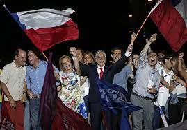 El presidente chileno sebastián piñera llega a sufragar en las elecciones primarias, en santiago (18.07.2021). Pinera Gana Las Elecciones Presidenciales En Chile