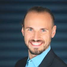 Tobias P. Seraphin (@tpseraphin)