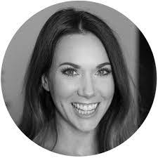 Nikki Putnam's Instagram, Twitter & Facebook