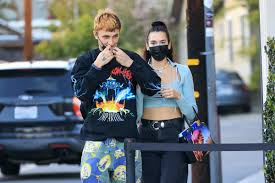 The first video showed the singer lounging and posing in a. Dua Lipa Hungary Backup On Twitter Dualipa And Anwar Hadid Out And About In La Yesterday 17 03
