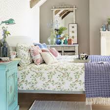 While most remodeling projects are expensive, you don't always have to spend a fortune to liven up your bedroom. Budget Bedroom Ideas Cheap Bedrooms Budget Bedroom Decor