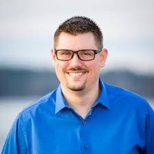 Derek Hewitt's Instagram, Twitter & Facebook