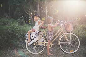 Children Of The Tribe Boho Kid Hippy Kid Retro Bike Desert Sands Kaftan Tipi Vacation Short Summer Kinder Fotografie Familien Fotoshooting Familienfotos