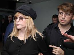 Однако до 2008 года пугачева и галкин не давали официальных комментариев по поводу как потом в многочисленных интервью подчеркивали максим галкин и алла пугачева, их. Galkin O Smerti Pugachevoj Ekspress Gazeta