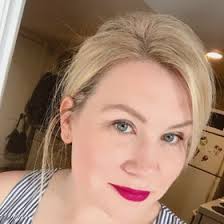 Lindsey Reeder (reederreads)