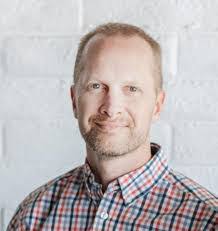 Julie Biscotti's Instagram, Twitter & Facebook