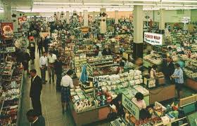 Here S A Busy Scene At The Downtown Houston Texas Woolworth Store From 1964 For A Great Many Americans Woolwort Christmas Store Kodak Moment Christmas Past