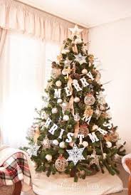 The checkered pattern clothes wrapped around the tree set that rustic tone. 20 Best Christmas Tree Ideas 2021