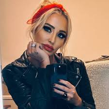 Mary Bonnet (@themarybonnet) • Instagram photos and videos