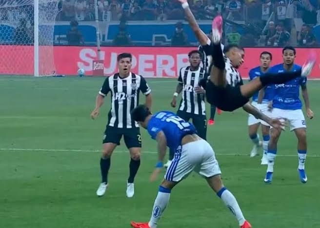 Kaio Jorge &eacute; advertido pelo STJD e pode jogar o cl&aacute;ssico decisivo entre Atl&eacute;tico e Cruzeiro pela Copa do Brasil