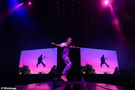 Raiola etiler vergi no / mersis numarası yemekler harika ötesiydi şefin ellerine sağlık paketleme ve servise diyecek sözüm yok tek adresim sizsiniz raiola. Https Www Dailymail Co Uk Tvshowbiz Article 6978421 Jools Oliver Dazzles Bold Metallic Gown Supports Husband Jamie Html 2019 05 01t13 50 44z Yearly 0 7 Https I Dailymail Co Uk 1s 2019 04 30 23 12922854 6978421 Image A 144 1556663158387