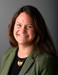 Kari Dickson's Instagram, Twitter & Facebook