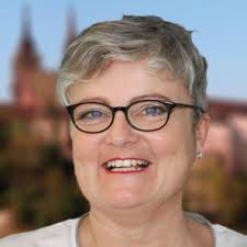 Heidi Villiger's Instagram, Twitter & Facebook