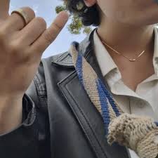 Dios y La Mata de Lulo o ¿Qué hacer en caso de que haya perdido la luz? by  Nicolás y los Fumadores