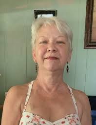 Leslie Moats's Instagram, Twitter & Facebook