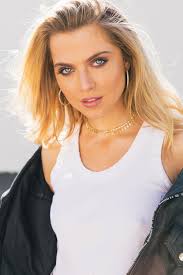 PEOPLE — Austin Daniels