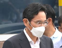 Jun 10, 2021 · 사진은 이재용 부회장이 지난 1월 서울고등법원에서 열리는 파기환송심 선고 공판에 출석한 모습. R1wnphpj Blmkm