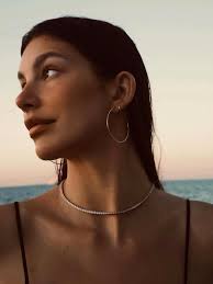 selenagomez in her JF 2” Kevin Hoops #selenagomez #kevinhoops #queenofhoops  #jenniferfisher #jenniferfisherjewelry