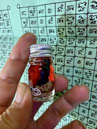 Bagi perkhidmatan rawatan pula, tok kencana memberitahu bahawa pengguna boleh memilih rawatan jarak jauh bagi mereka yang tidak boleh datang ke pusat rawatannya ekoran sekatan pergerakan. Kesan On The Spot Minyak Pengasih Siam Everything Else On Carousell