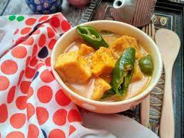 • 200 g tahu putih, potong dadu kecil • 100 g udang, kupas, lalu potong. Resep Praktis Sayur Tahu Cabe Hijau Womantalk