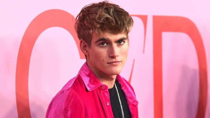 Police search for possible source of drugs in death of Presley Gerber,  Cindy Crawford's son - Los Angeles Times