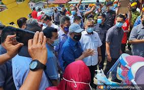 Banjir di malaysia adalah bencana biasa di malaysia yang berlaku hampir setiap tahun semasa musim tengkujuh. Pm Gesa Kajian Segera Isu Saliran Elak Banjir Berulang Di Kota Tinggi Free Malaysia Today Fmt